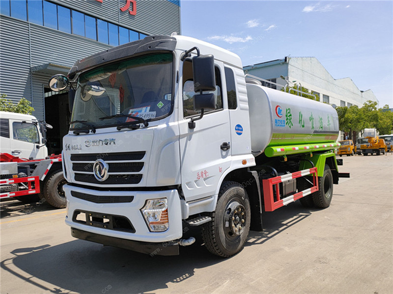 山西地區(qū)高品質(zhì)灑水車，12噸東風D3灑水車等待交付