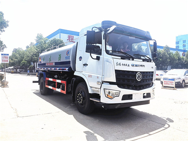 東風灑水車我們選擇什么車型好
