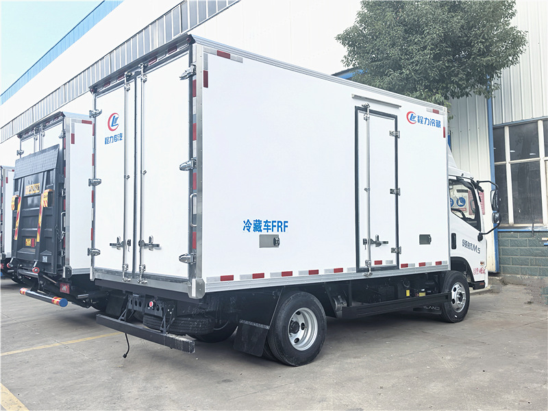 福田領(lǐng)航M5冷藏車