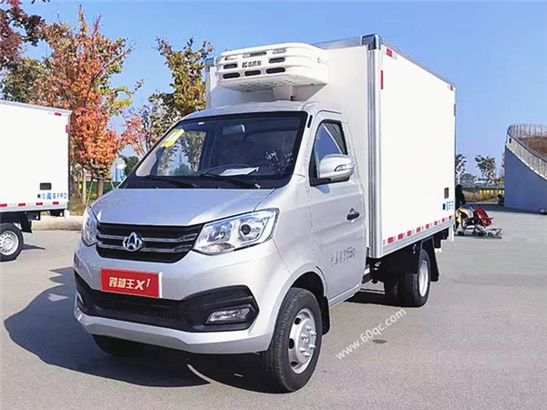 長安跨越X1后雙輪冷藏車